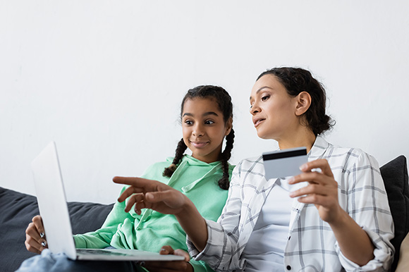 5 Ways for Your Teenager to Build Credit