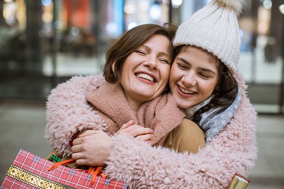 Teen spending tips for the holidays